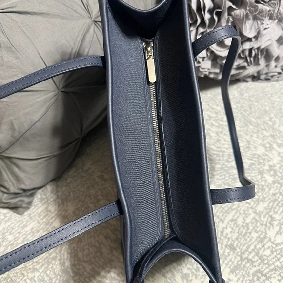 Kate Spade Market Tote - Picture 4 of 10